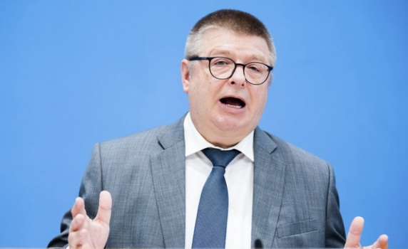 Германската агенция за вътрешна сигурност: Русия купува шпиони
