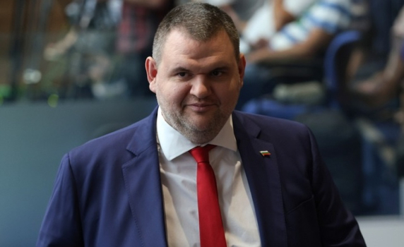 Пеевски: На срещата на върха на НАТО да отиде Главчев, за да няма риск Радев да сее проруска пропаганда