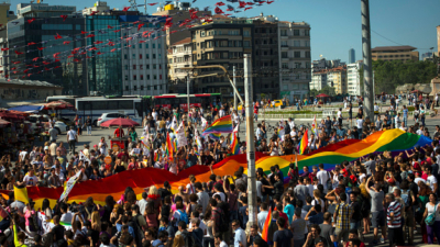 Валийството окръжната управа на Истанбул забрани провеждането на прайда който