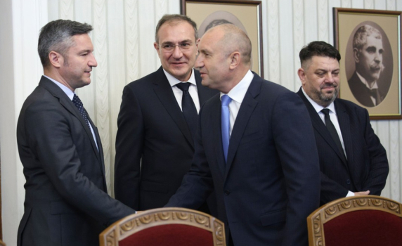 И БСП поиска от Радев третия мандат, обявиха се за балансьори