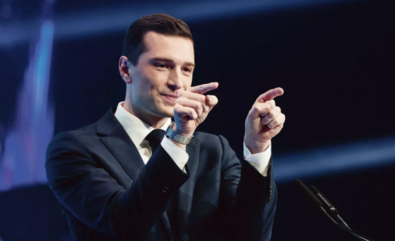Рейтингът на Националния сбор достигна 37% преди предсрочните избори във Франция
