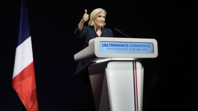 Френската крайнодясна партия Национален сбор и нейните съюзници събраха 33