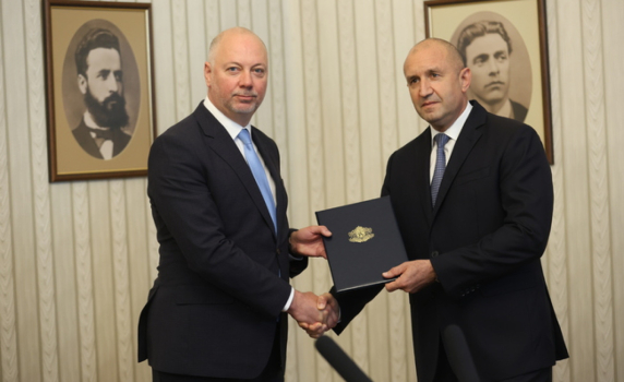 ГЕРБ-СДС предложи Росен Желязков за премиер и върна изпълнен мандата