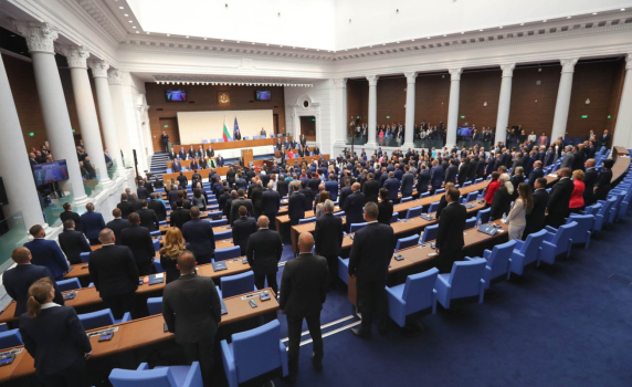 На живо - парламентът гласува правителството на ГЕРБ
