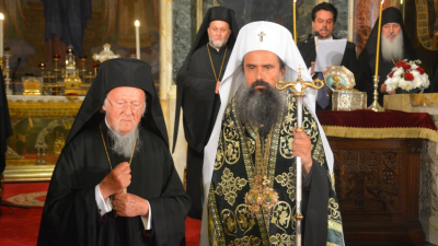 На снимката Българският патриарх Даниил и Константинополския Вартоломей по време