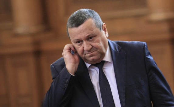 Хасан Адемов: ДПС активира имунната си система срещу едноличните решения. Чакаме д-р Доган да разтълкува посланието "Няма връщане назад"