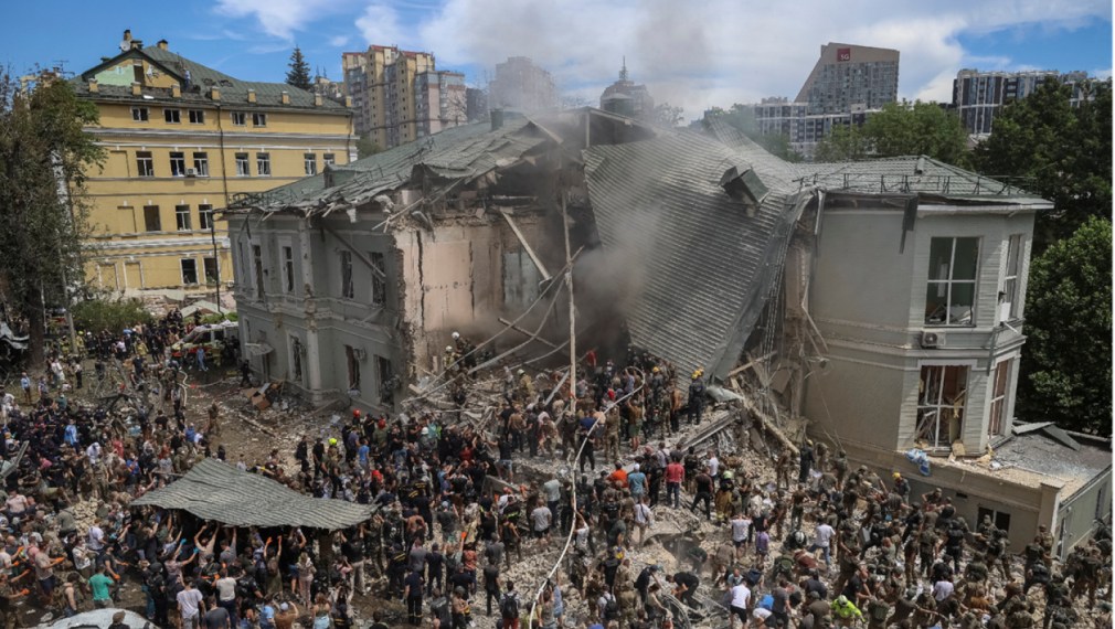 „Файненшъл таймс“: Ракетата, с която Москва удари детската болница в Киев, е със западни части