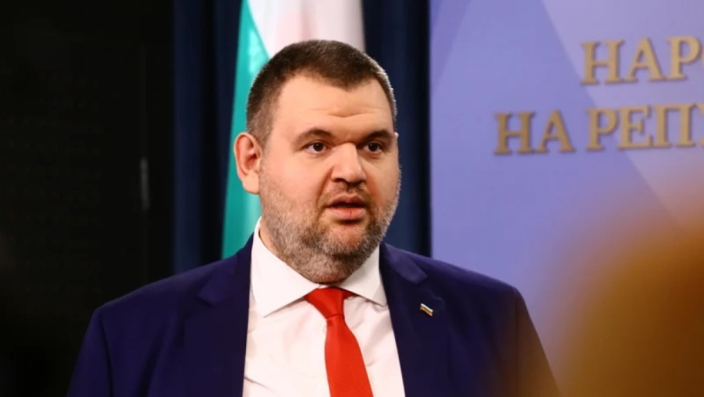 Пеевски: Държавата гори, а Радев се разхожда и не свиква КСНС. Главчев и Стоянов работят, но няма хеликоптери