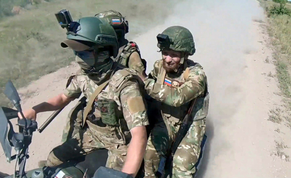 Русия обяви, че войските ѝ са превзели село в Източна Украйна