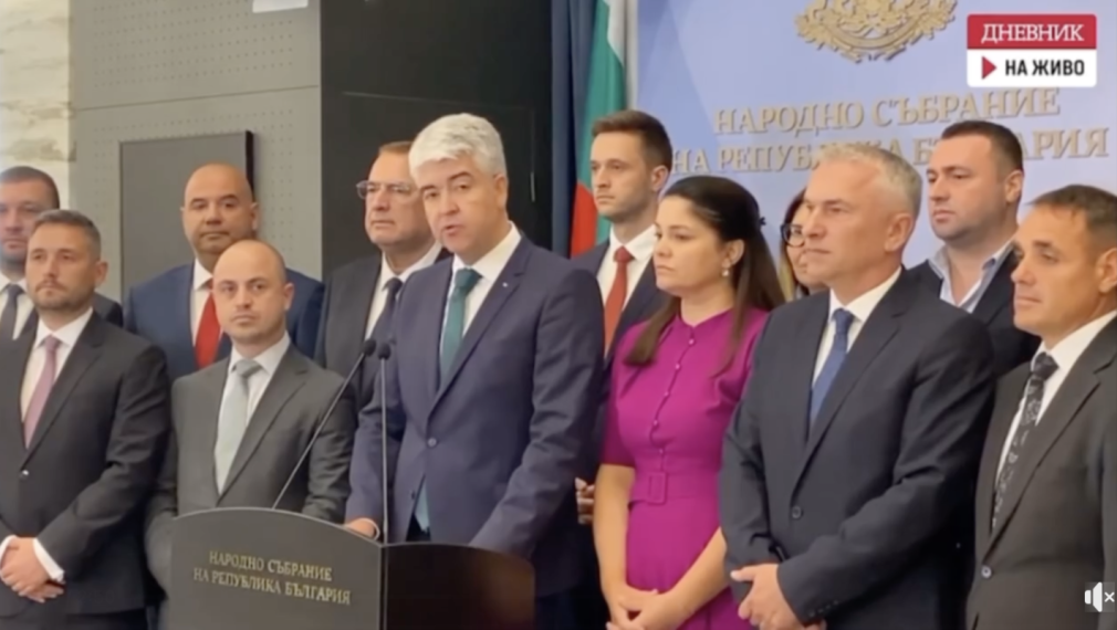 Подкрепящите Доган депутати от ДПС обвиниха премиера в зависимости от Пеевски