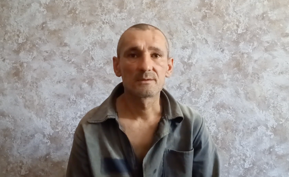 Руски военни изнесли на ръце ранения украински войник Сергей Наталенко от Торецк