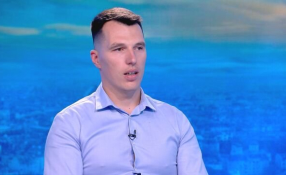 Свидетел за първите минути в Елин Пелин: За мен имаше бездействие. Видях доцента на земята, той се изправи сам и се качи в колата ми