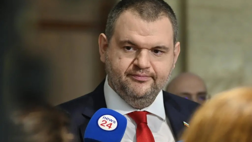 Пеевски обвини Румен Радев за разцеплението в ДПС: Има ДПС на Пеевски, останалите са пешки на мистър Кеш