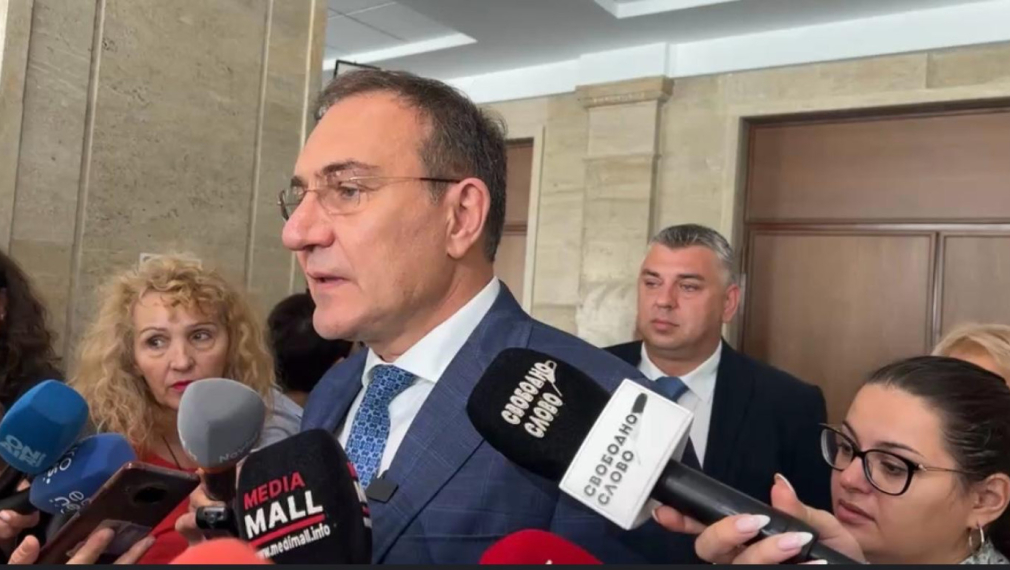 Борислав Гуцанов: Безумните промени в Конституцията ограничиха опциите за политически безпристрастен премиер