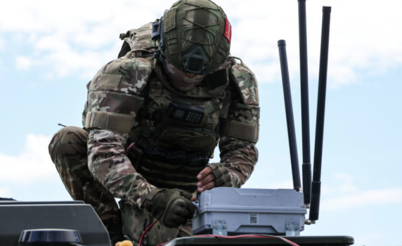 Голяма атака с украински дронове в руската Липецка област, гори военновъздушна база