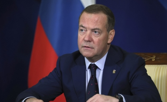 Медведев: Руските танкове пак могат да стигнат до Берлин, ако се появят германски танкове в Курска област