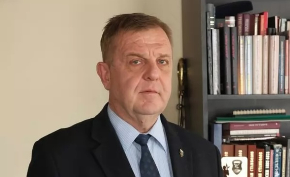 Красимир Каракачанов: Гръмна още една от заложените от Тагарев мини