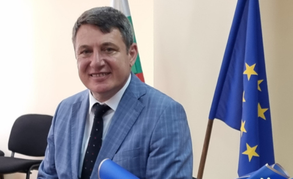 Ресми Мурад: ЦС на ДПС ще заседава след указа на президента за изборите. Тогава ще гласуваме и оставката на Пеевски