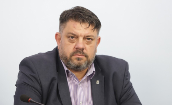 Зафиров: Задава се конституционна криза! Подкрепяме Радев - действа принципно и последователно