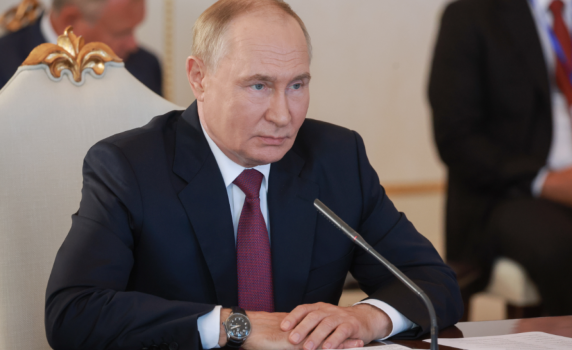 Русия обяви, че ще приема чужденци, които бягат от неолибиреланите политики в своите страни