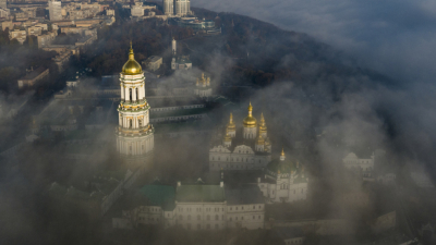 Манастирът Печорска лавра в Киев Снимка АПУкраинската Върховна рада парламент