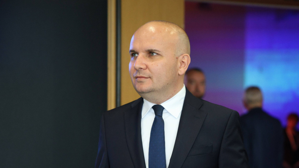 Илхан Кючук към Бойко Борисов: Вярно ли е, че Пеевски управлява ГЕРБ и използва ваши хора като "бухалки"?