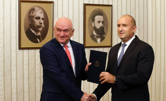На живо - Главчев представя имената на министрите на президента