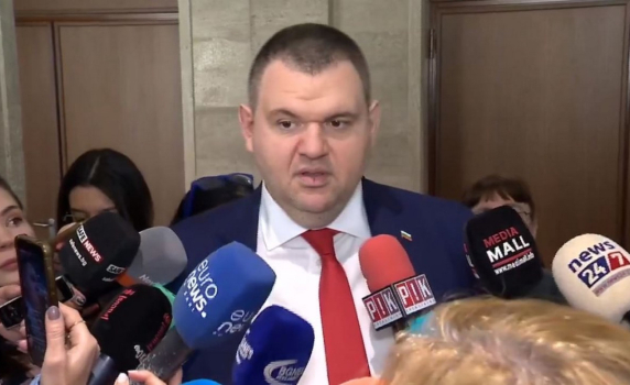 Пеевски: Радев наруши Конституцията и на практика не е президент. Той е крадец и аз ще го разоблича