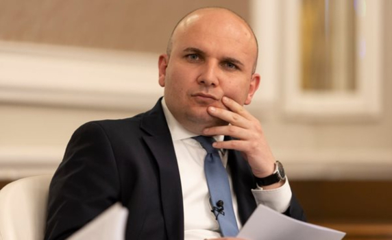 Илхан Кючюк: Пеевски има девиантно поведение. Трябва да спасим България от бухалките