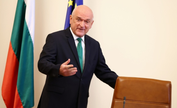 Главчев: Номинираме Екатерина Захариева и Юлиян Попов за еврокомисар