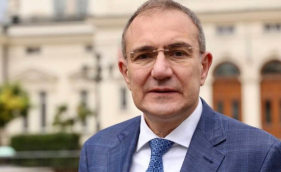 Гуцанов: Регистрацията на БСП няма да бъде спъната. Това, което прави Нинова, е невиждано в историята на партията