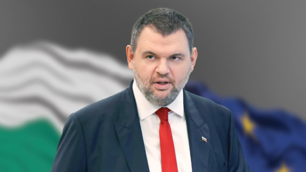 "Труд": ДПС-Пеевски оттегля заявлението за самостоятелна регистрация на ДПС-Доган