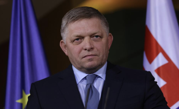 Киев е разочарован от думите на Роберт Фицо за "фашистките елементи" в украинската армия