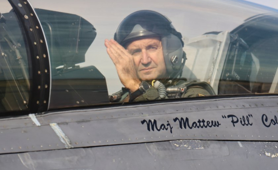 Румен Радев полетя с F-16 над Граф Игнатиево (видео)