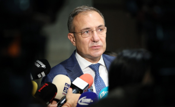 Борислав Гуцанов: Още преди години предупредихме за измамите на Портних с пристанището
