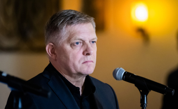 Роберт Фицо: Западът подкрепя продължаването на войната, за да постави Русия на колене