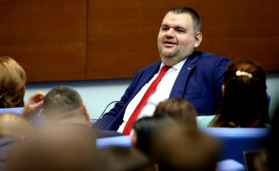 "Тренд": Половината от гласувалите за "ДПС-Ново начало" са етнически турци