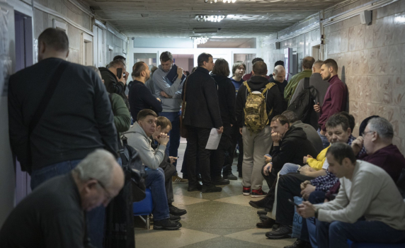Лекари в Одеса взимали до $12 000 от украинци, за да ги спасяват от фронта