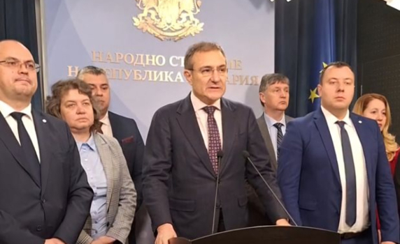 БСП и "Възраждане" внасят в КС искане за връщане на правомощията на президента за служебните кабинети