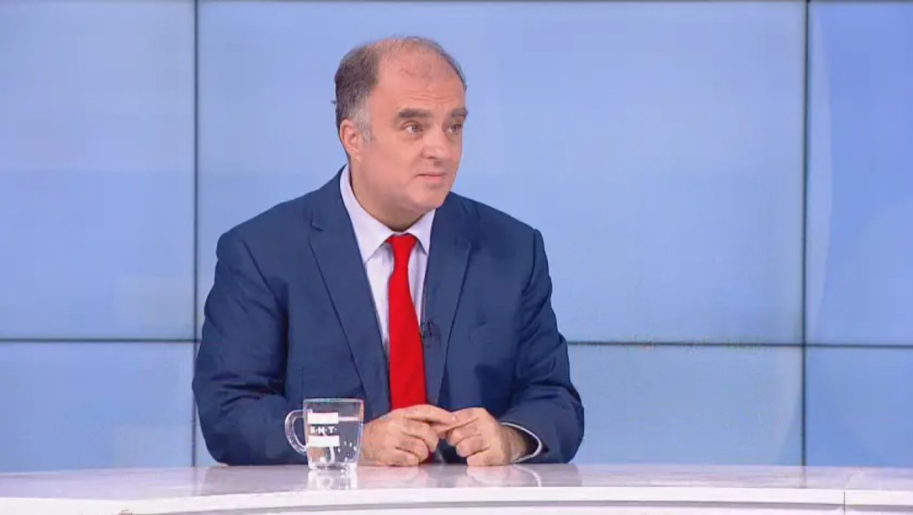 Найден Тодоров: В доклада за източването на театрите пише, че съм одобрил разходите в Смолян и Разград, а е точно обратното - ограничих ги. Някой подвежда премиера. Нямам никаква вина