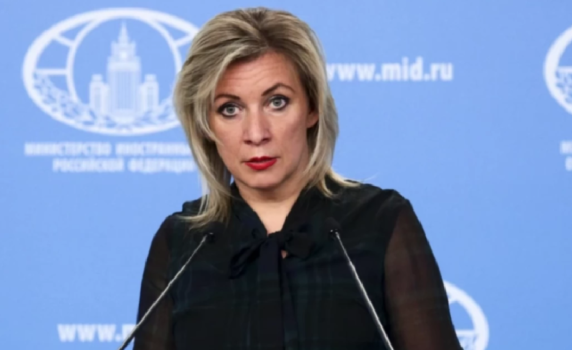 Захарова: Западът издигна Зеленски на пиедестал, постави корона от тенекии на главата му и го уви в мантия от долари