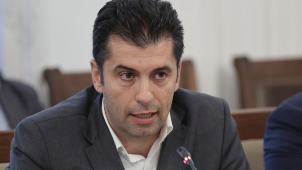 Кирил Петков: Борисов изкарва от сто кладенеца вода, за да няма дори лидерска среща, на която да признае, че не може да се отдели от Пеевски