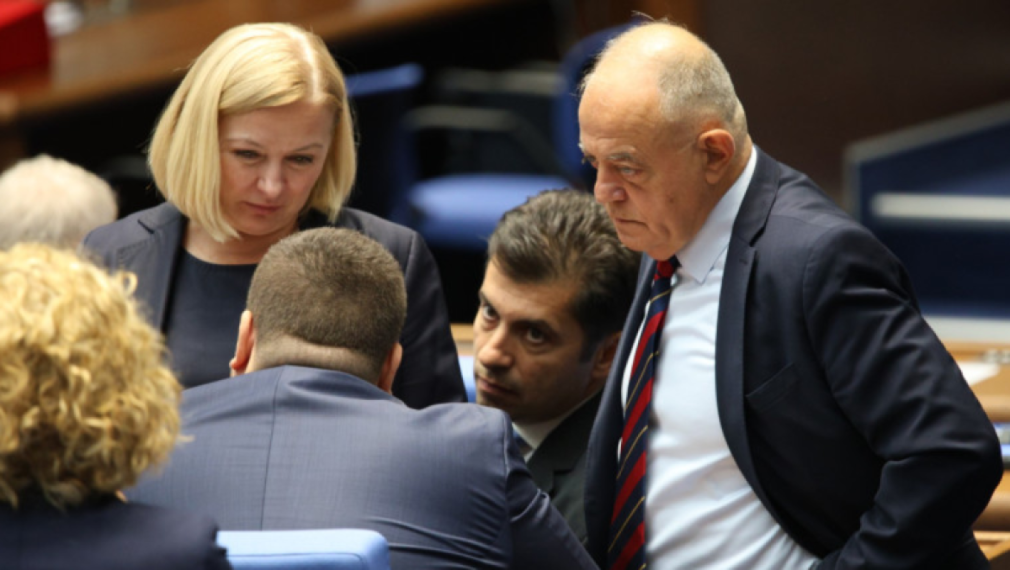Пети провал на избор за председател на парламента. ДБ и БСП отново гласуваха в услуга на Пеевски