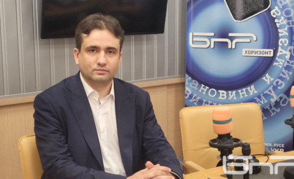 Божанов: Нужно е управление, за да бъде извадено трайно влиянието на Пеевски