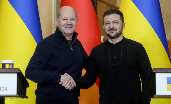 Шолц: Украинските бежанци трябва да си намерят работа или да се върнат у дома