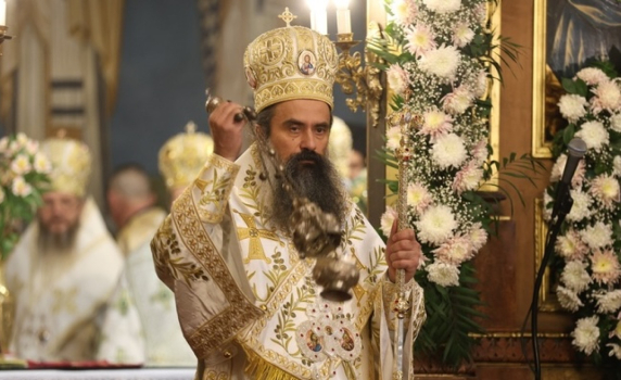 С тържествена литургия патриарх Даниил почита своя небесен покровител