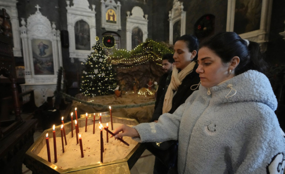 Сирийски християни присъстваха на неделна литургия на фона на опасенията за религиозните им свободи