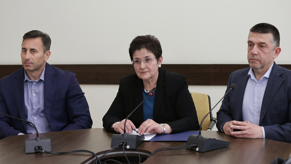 Скандал: Служебният кабинет овладява митниците - преходни разпоредби сливат агенции с 11 000 служители