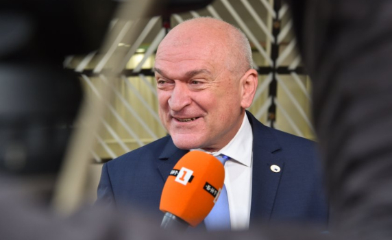 Кабинетът "Главчев" взел над 45 млн. лв. от ин витро, фонд "Стефан Стамболов" и наука, за да ги даде на земеделци