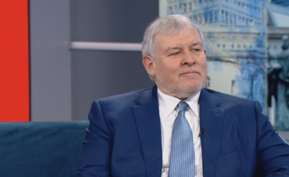 Румен Христов: Най-голямата опасност за правителството ще дойде от Доган